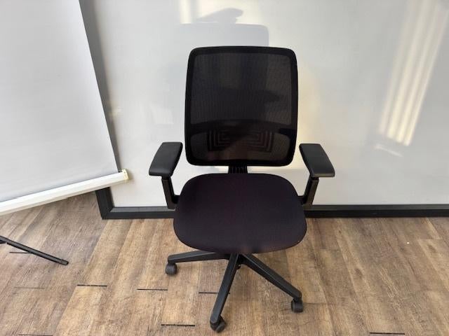 Haworth Comforto mesh, Ophalen, Zwart
