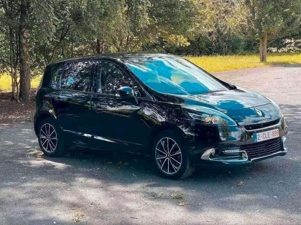 2012 Renault Megane Scenic 1.5 Diesel Airco +Navi, Auto's, Renault, Voorwielaandrijving, Euro 5, Monovolume, 4 cilinders