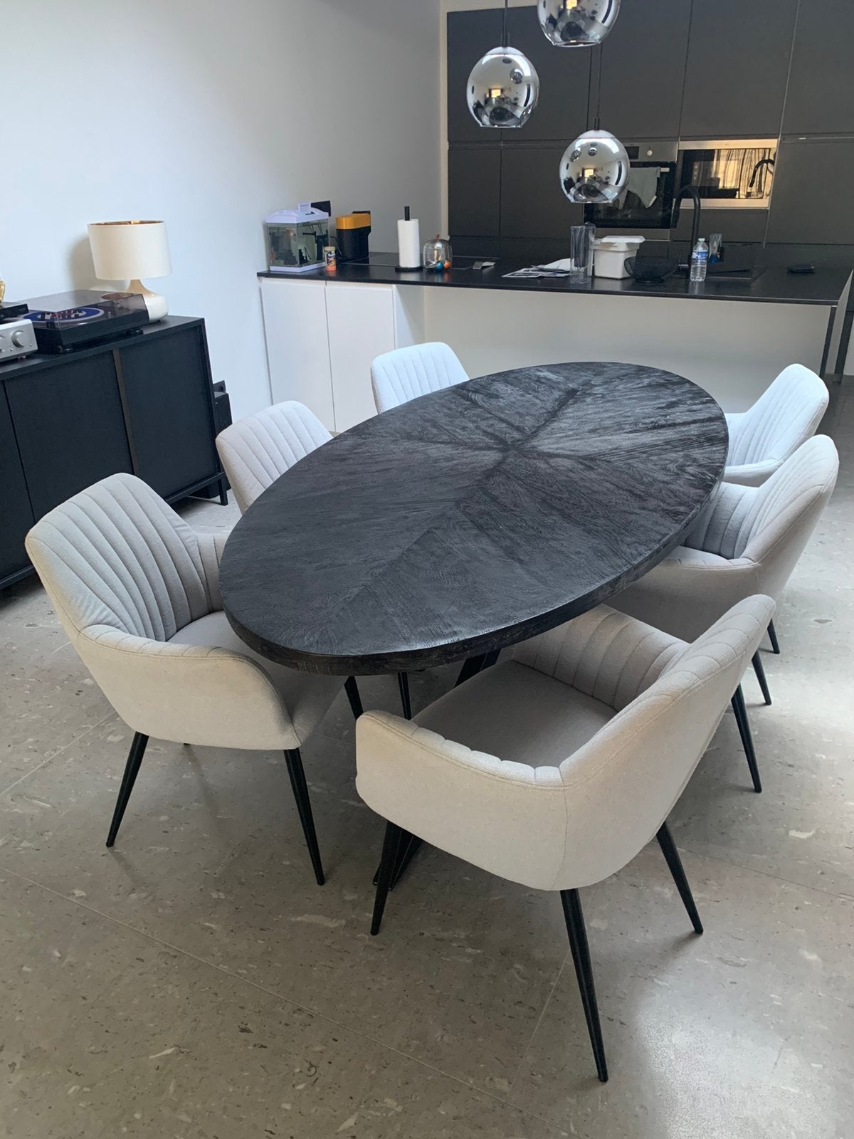 Ovale zwarte eettafel - visgraat patroon, Huis en Inrichting, Tafels | Eettafels, Ophalen, 100 tot 150 cm, 200 cm of meer, Zo goed als nieuw