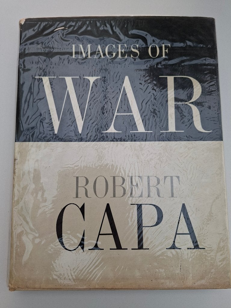 Robert Capa Images of war 1964, Livres, Art & Culture | Photographie & Design, Enlèvement ou Envoi, Utilisé