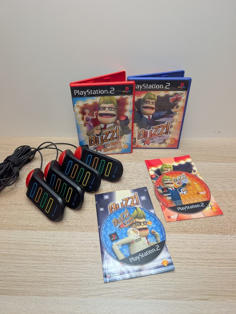 PS2 Buzz set met 4 buzzers en 2 games, Ophalen of Verzenden, Gebruikt