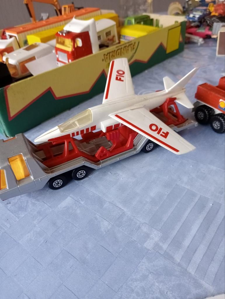Camion métallique Matchbox avec avion, Enlèvement ou Envoi