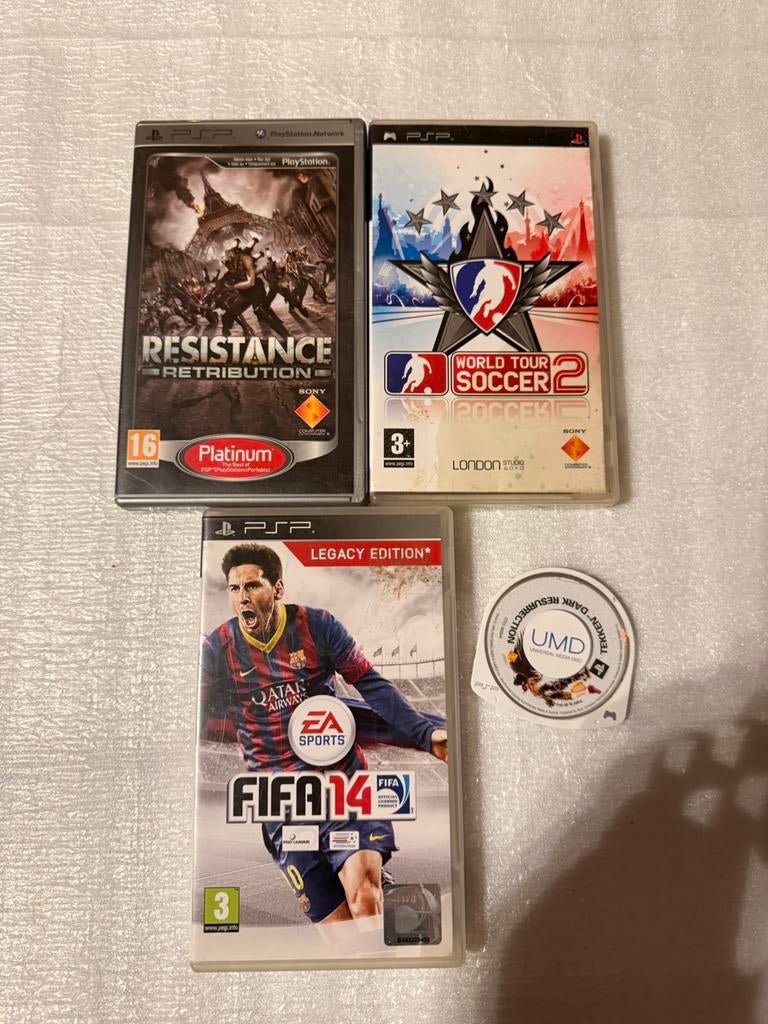 PSP games lot  Tekken,Resistance, FIFA 12,World Tour Soccer,, Games en Spelcomputers, Ophalen, Zo goed als nieuw