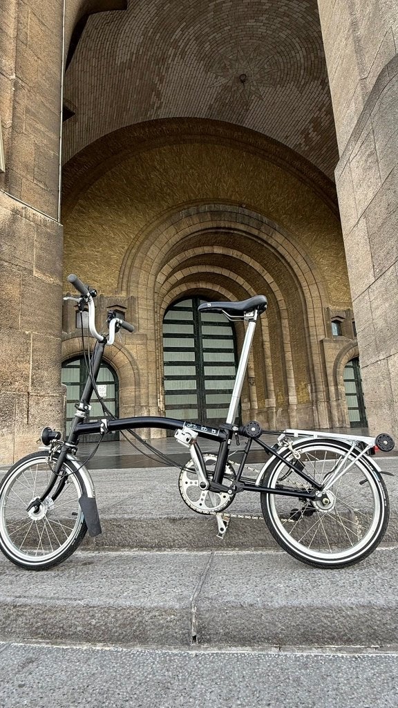 Brompton zwarte M6R naafdynamo 6 versnellingen Nieuwstaat, Fietsen en Brommers, Ophalen, Brompton, Velgrem, 14 tot 16 inch
