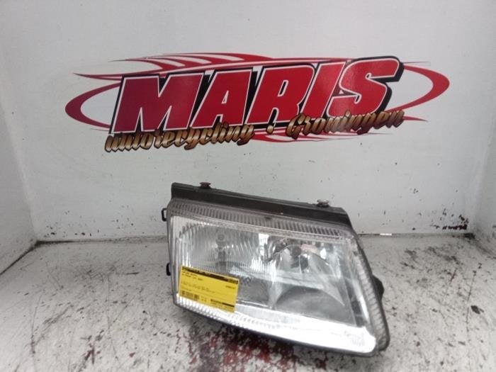 Phare droit d'un Volkswagen Passat, -, Volkswagen, -, 3 mois de garantie