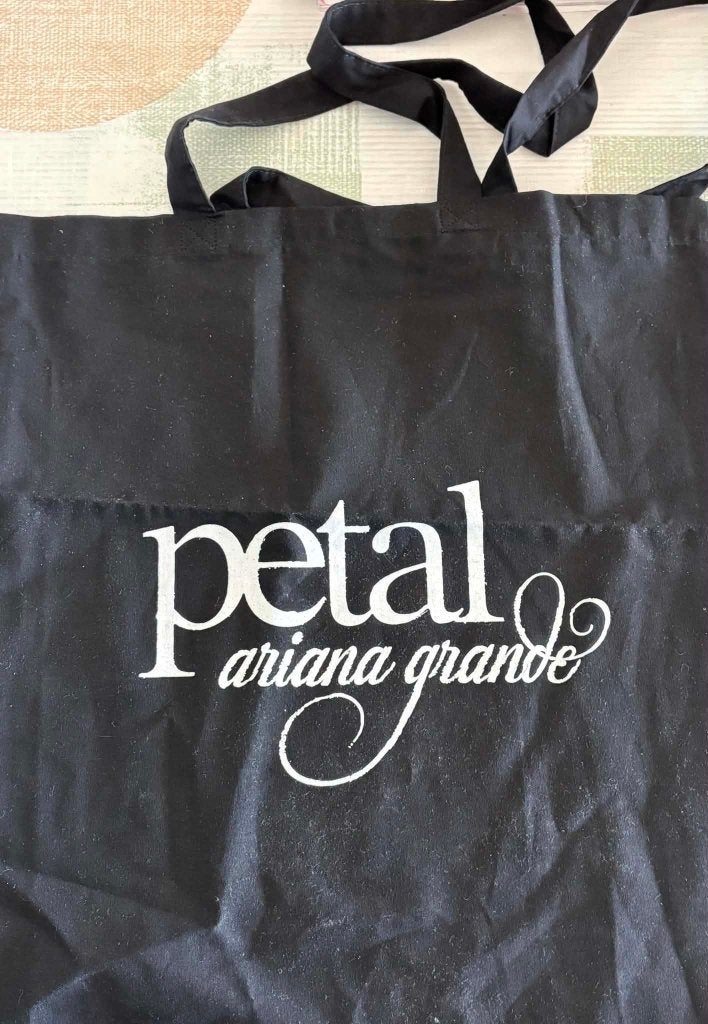 Stevige katoenen Draagtas van Ariana Grande - Petal, Pop, Overige typen, Ophalen of Verzenden, Zo goed als nieuw