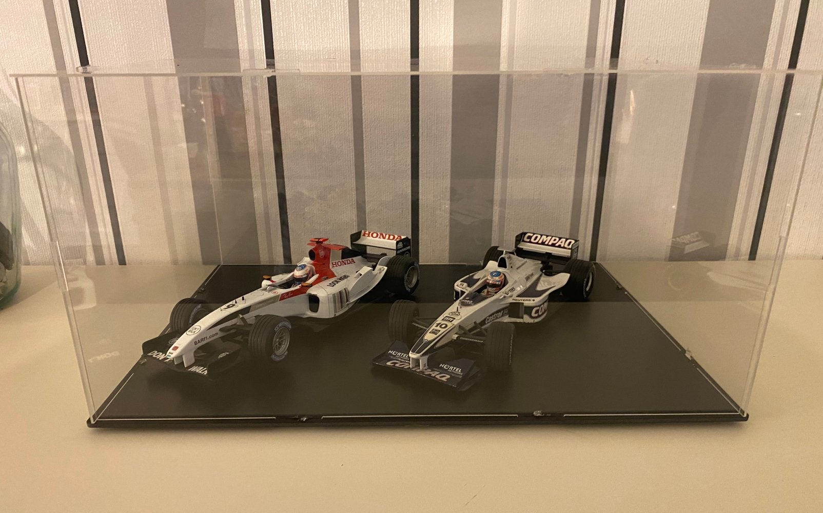 Vitrine Formule 1 - 1/18 Bar/Honda 006 & Williams /Bmw FW21, Enlèvement, Comme neuf