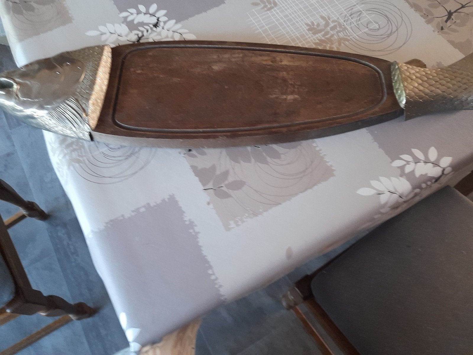 Plateau de service à  poisson, Enlèvement