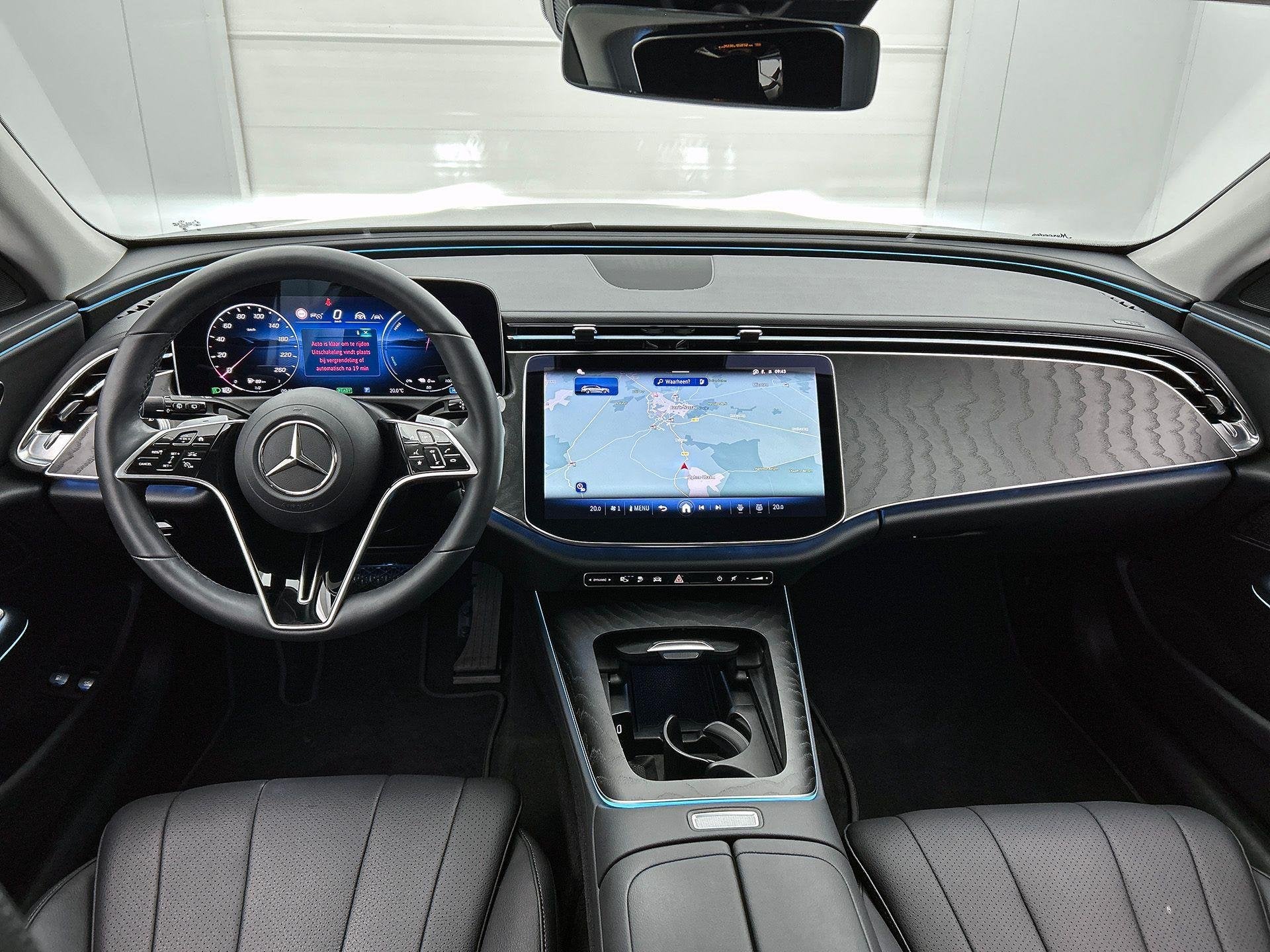 Mercedes-Benz E-Klasse 300 e Break Luxury Line | Distronic +, Auto's, Automaat, Dealer onderhouden, Gebruikt, 4 cilinders