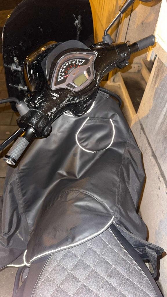 Vespa sprint, Fietsen en Brommers, Gebruikt, Klasse A (25 km/u), Ophalen of Verzenden, Benzine