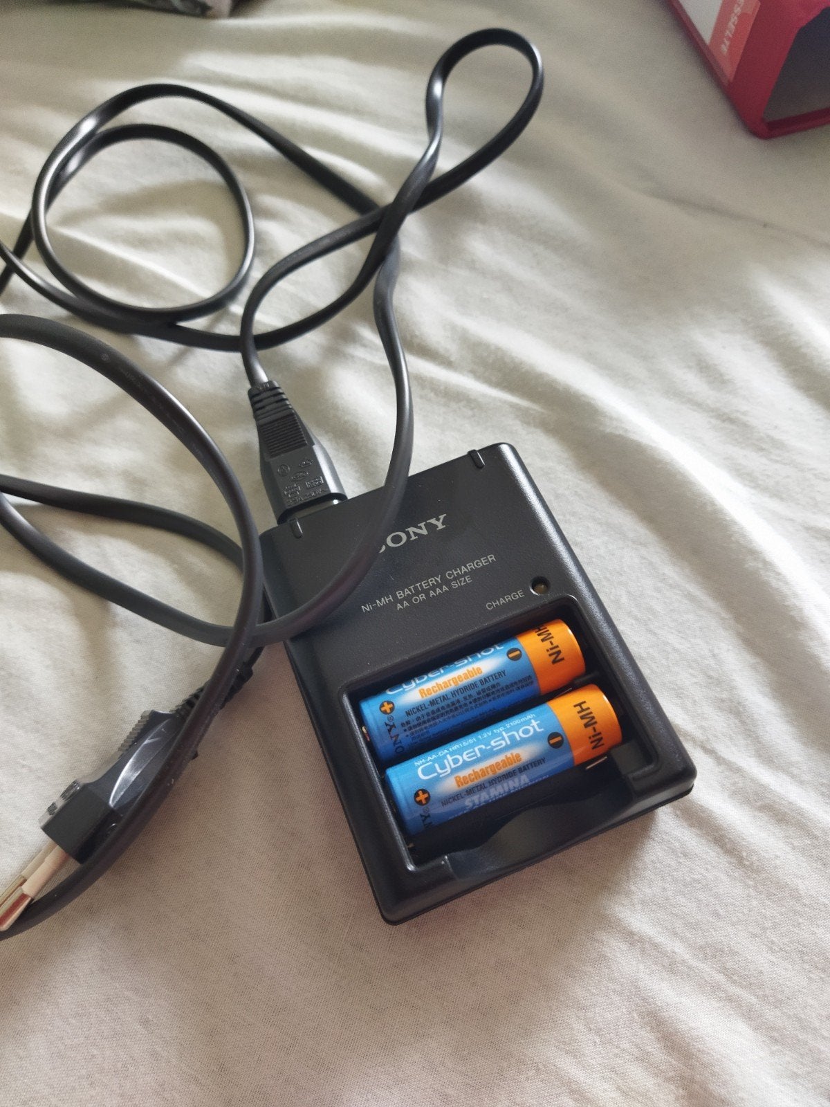 chargeur de piles Sony, Ophalen of Verzenden, Zo goed als nieuw