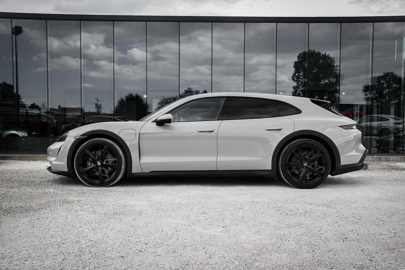 Porsche Taycan 4 Cross Turismo Sportsound Pano, Autos, Argent ou Gris, Achat, 2245 kg, 5 portes