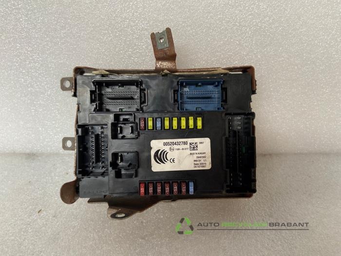 Boîte à fusibles d'un Jeep Renegade, Jeep, -, 3 mois de garantie, Utilisé