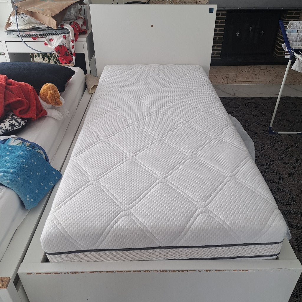 Cadre de lit et matelas, 90 cm, Matelas, Enlèvement, 200 cm