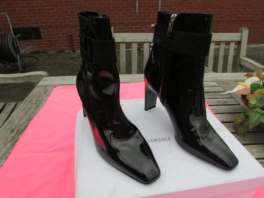 nieuwe laarzen vercace maat 40 niet gedragen 100 euro., Neuf, Enlèvement, Noir, Boots et Botinnes