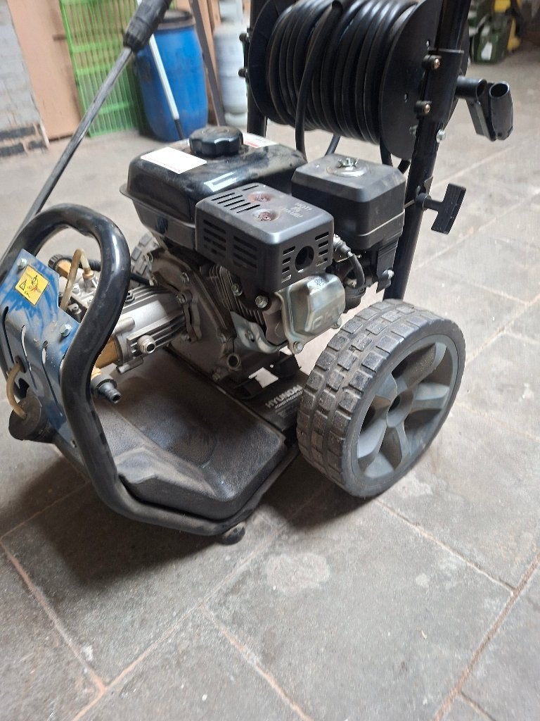 Hogedrukreiniger, Tuin en Terras, Ophalen, Zo goed als nieuw, Benzine, Hyundai