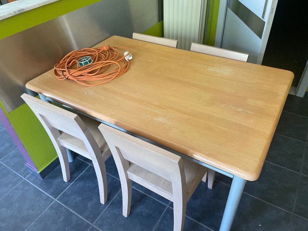 Eettafel en stoelen, Enlèvement