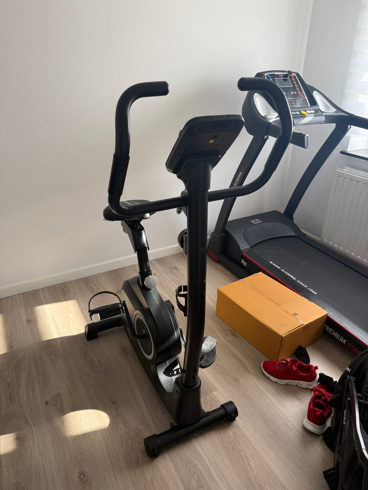Crane Hometrainer met scherm, verschillende programma’s, Ophalen, Zo goed als nieuw, Benen, Hometrainer