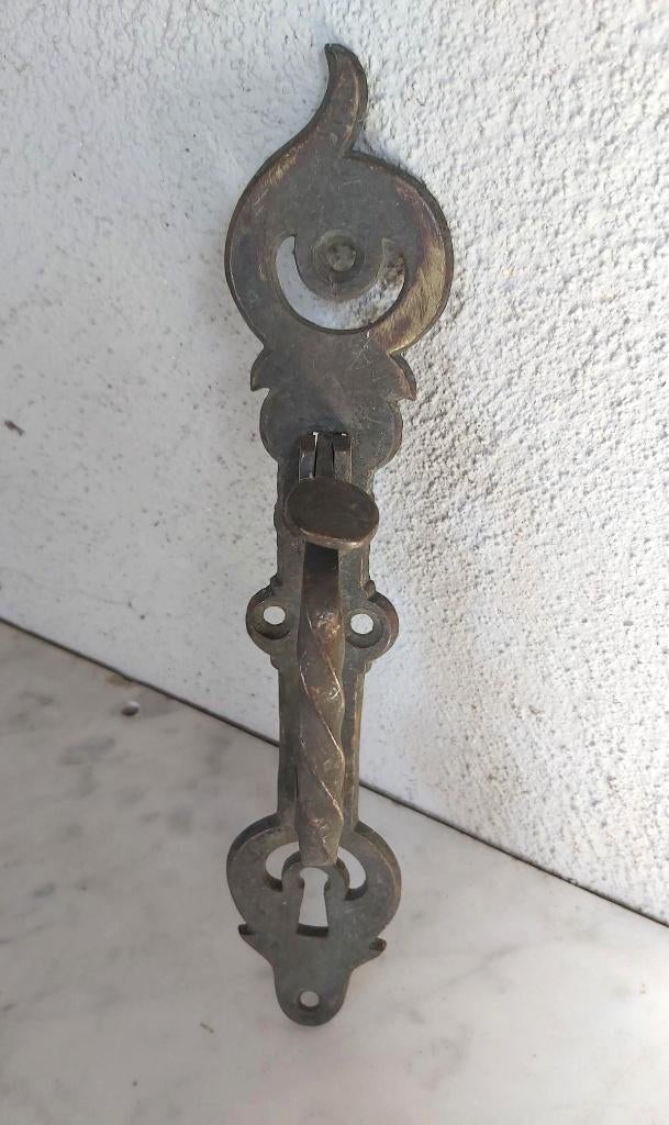 Mooie oude deurklink/deurbeslag met mooie vormgeving, Antiek en Kunst, Ophalen of Verzenden, Koper