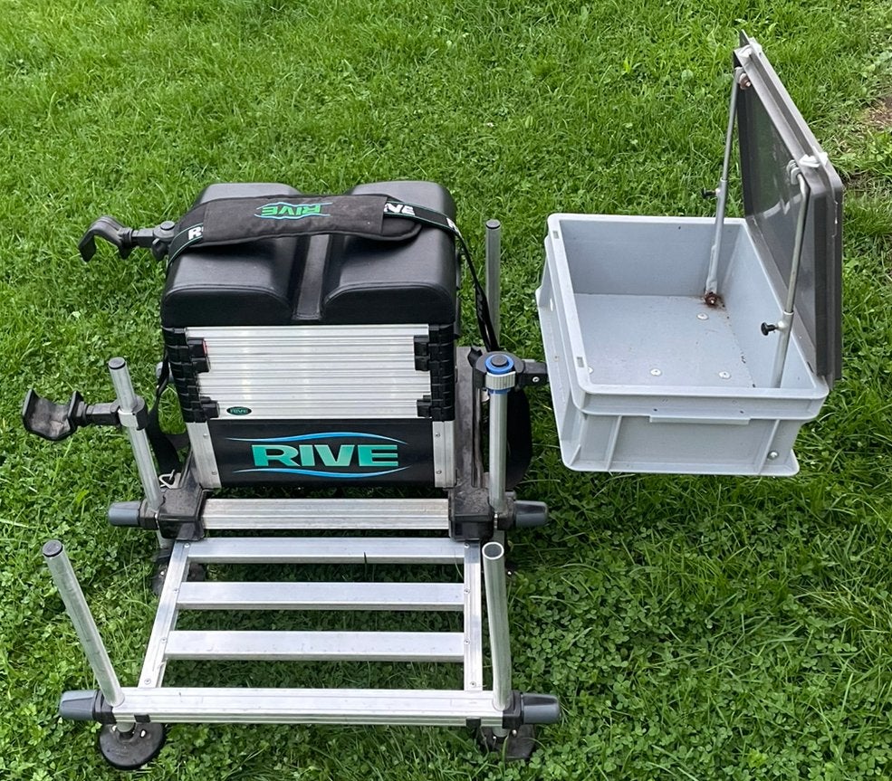 Rive D25 complete viskist met feeder en accessoires, Ophalen, Zo goed als nieuw, Complete set