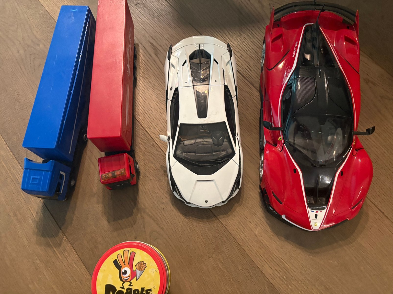 Jouets voitures, Enlèvement, Comme neuf
