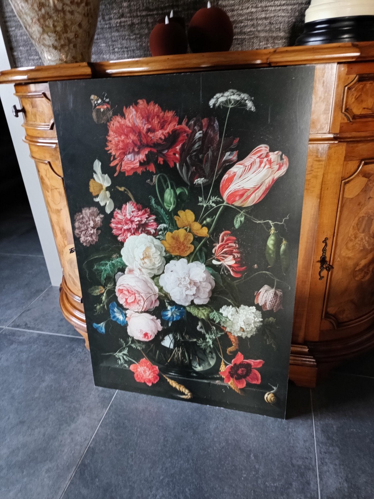 decoratief bloemstilleven op paneel, Enlèvement