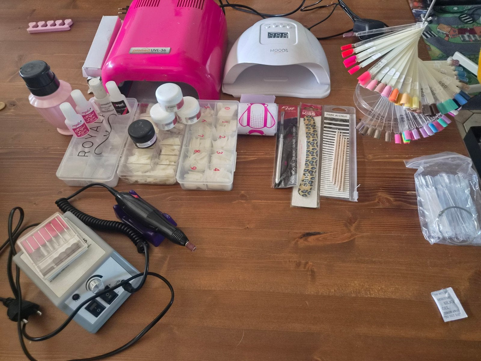 Grand pot de vernis gel + gel + nail art et étui, Bijoux, Sacs & Beauté, Beauté | Cosmétiques & Maquillage, Enlèvement