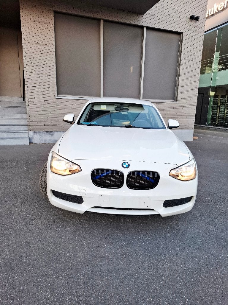 BMW1 SERIE AUTO IS GEKEURD VOOR VERKOOP, Auto's, BMW, Bedrijf, 1 Reeks, Achteruitrijcamera, Benzine, Euro 6, 5 deurs, Handgeschakeld