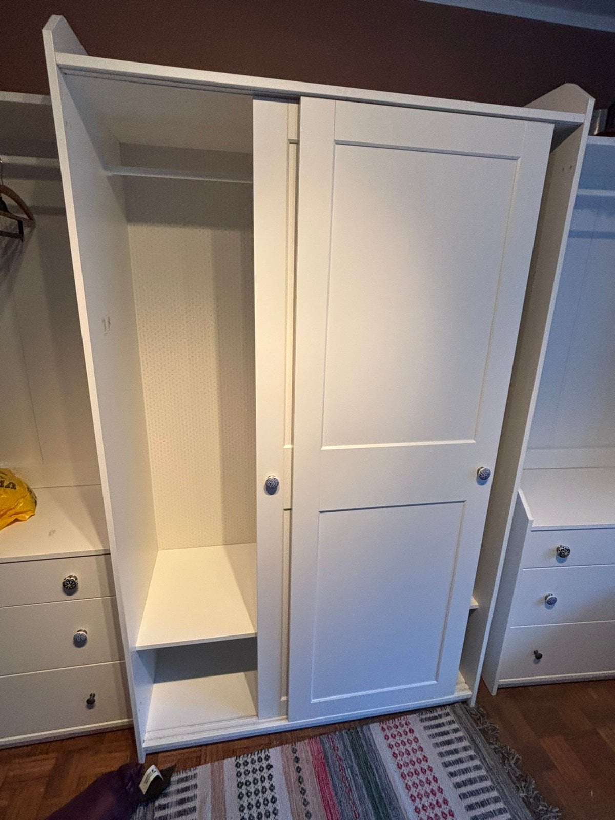HAUGA Ikea Schuifdeurkast wit 118x55x199 kast kledingkast, Huis en Inrichting, Ophalen, Zo goed als nieuw