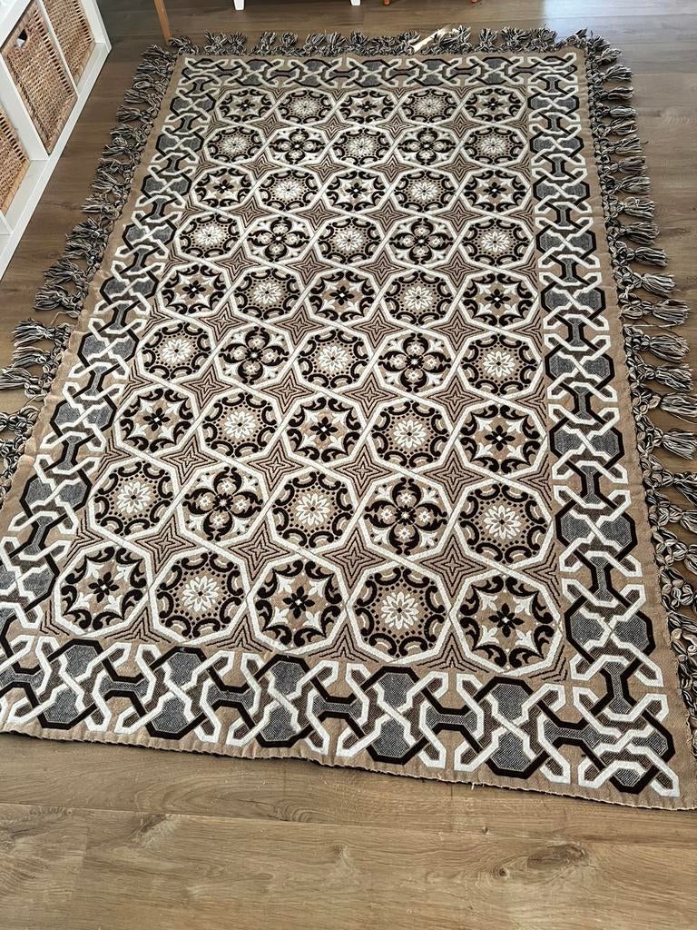 Magnifique tapis 140x240, Ophalen, Crème, 100 tot 150 cm, 200 cm of meer
