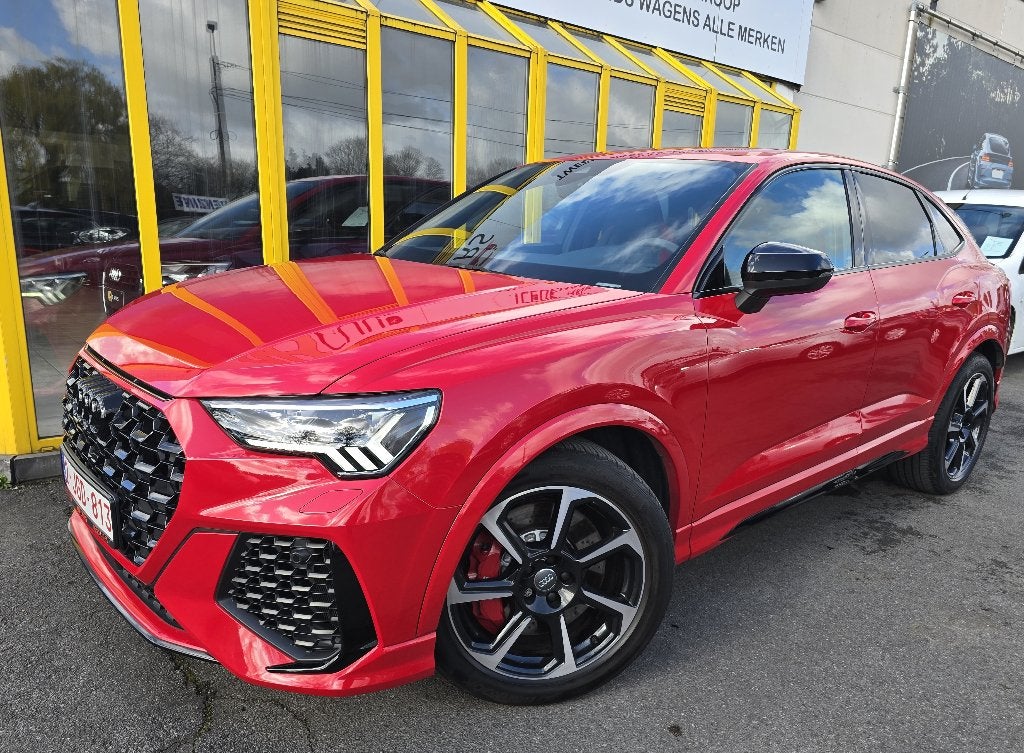 Te huur: Audi RSQ3 /2.5TFSI Quattro, Auto's, Lichtsensor, Euro 6, Alcantara, Bedrijf
