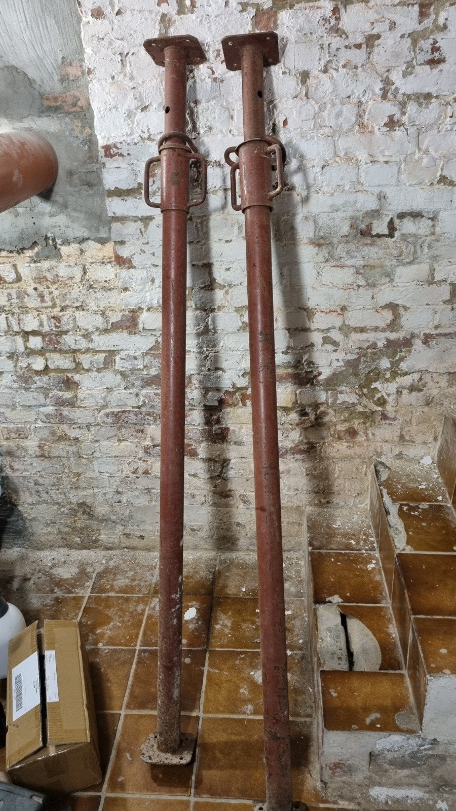 2 korte studs, Doe-het-zelf en Bouw, Ophalen, Gebruikt, Overige typen, Minder dan 2 meter