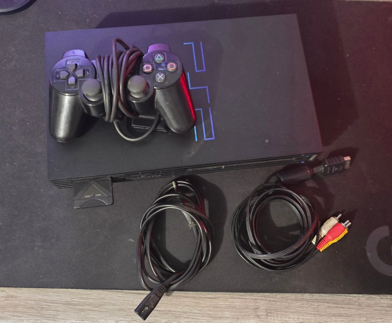​Console PS2 FAT (Premier Modèle) + Manette DualShock 2 + Ca, Games en Spelcomputers, Gebruikt, Ophalen of Verzenden, Met geheugenkaart