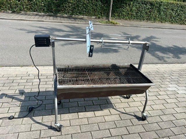 Barbecue met draaiend spit, Ophalen, Gebruikt