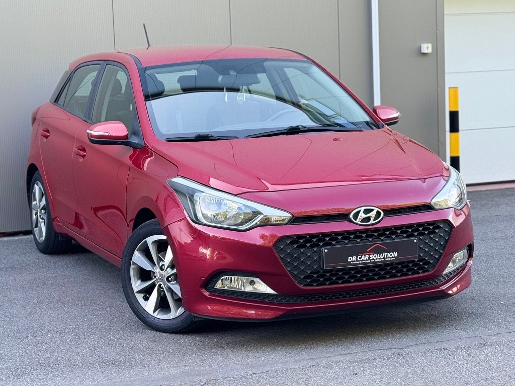 Hyundai I20|| 1.2Benzine|| Airco apple carplay|| 157Dkm 2017, Autos, Rouge, Achat, Euro 6, Entreprise