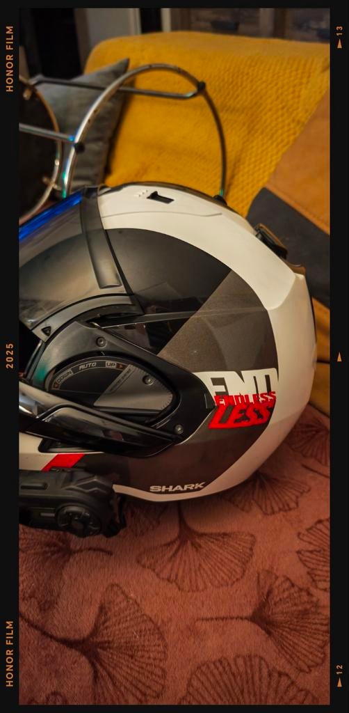 Casque shark avec intercom sena 10c pro avec caméra