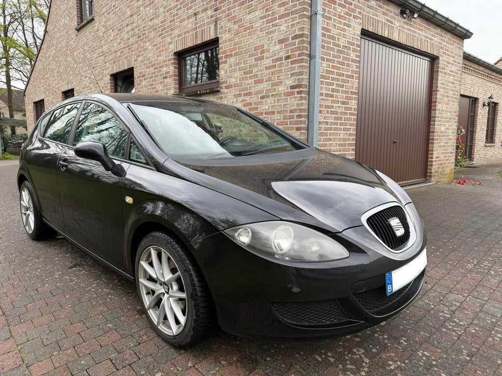 Seat Leon 1.4 benzin Pano/Airco/Gekeurd, Autos, Achat, Entreprise, Entretenue par le concessionnaire, Noir