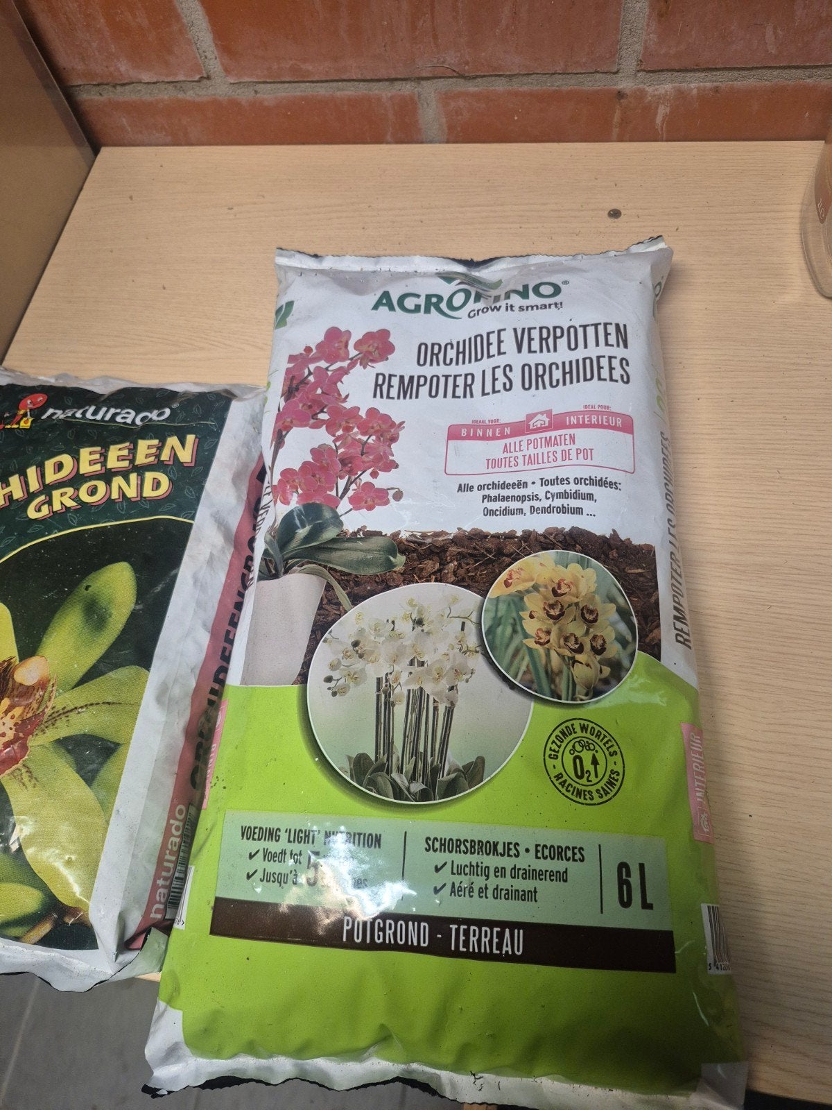 2 zakken orchidee potgrond., Ophalen, Potgrond