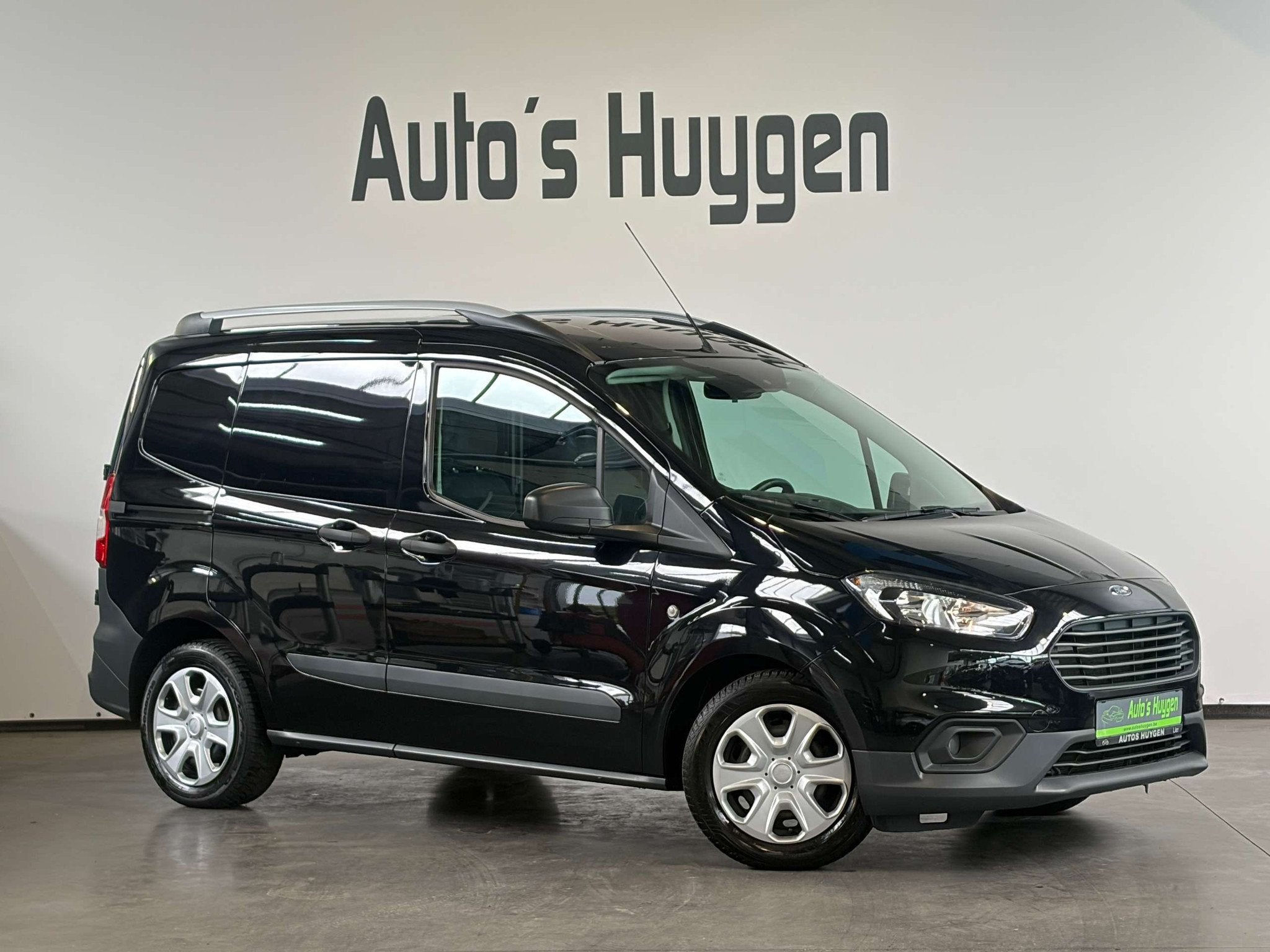 Ford Transit Courier 1.0 EcoBoost Trend S/S (bj 2023), Auto's, Voorwielaandrijving, Gebruikt, Zwart, Bedrijf