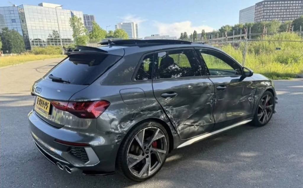 Audi A3 S3 2021 300pk met zij schade, Automaat, 4 cilinders, 1984 cc, Leder