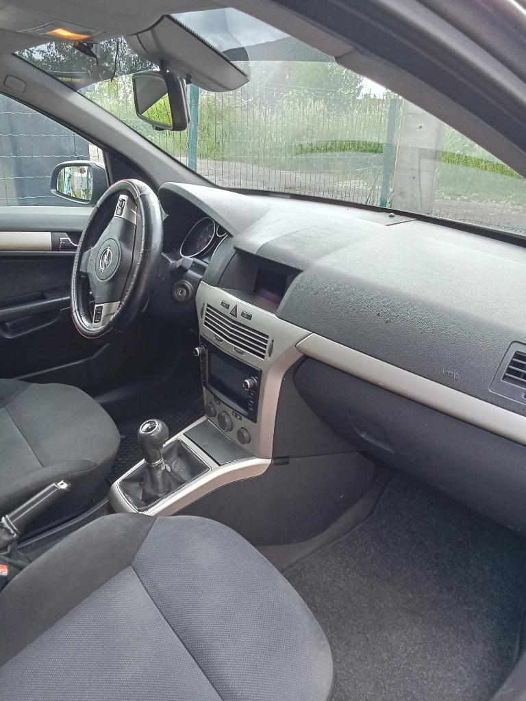 Opel astra H break, Auto's, Voorwielaandrijving, Zwart, 4 cilinders, 5 deurs