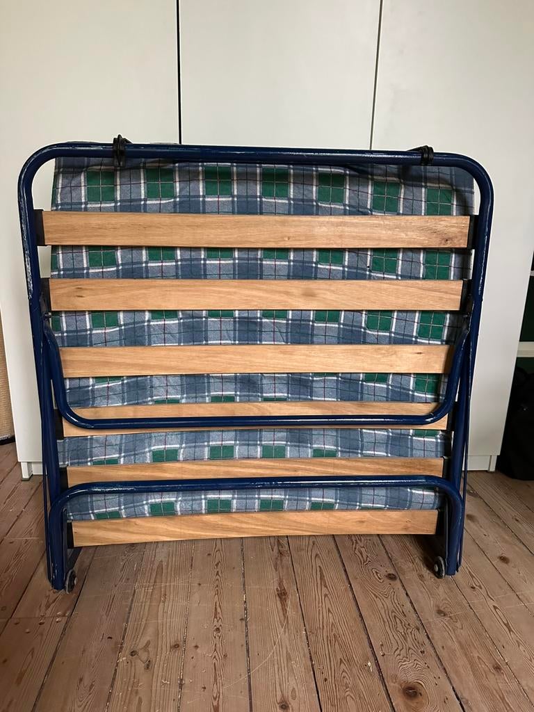 Opvouwbaar eenpersoonsbed, Huis en Inrichting, Slaapkamer | Bedden, Ophalen, Gebruikt, 90 cm, Eenpersoons