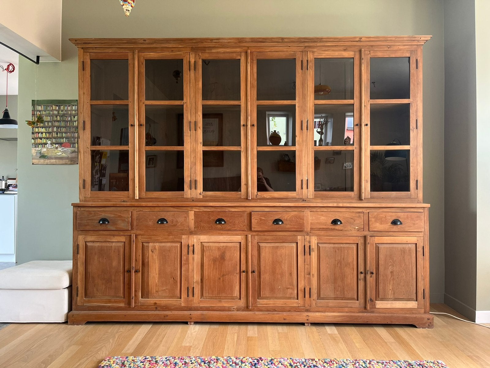 Grote houten kast met veel opbergruimte., Maison & Meubles, Armoires | Buffets, Comme neuf, 200 cm ou plus, 200 cm ou plus, 50 à 75 cm