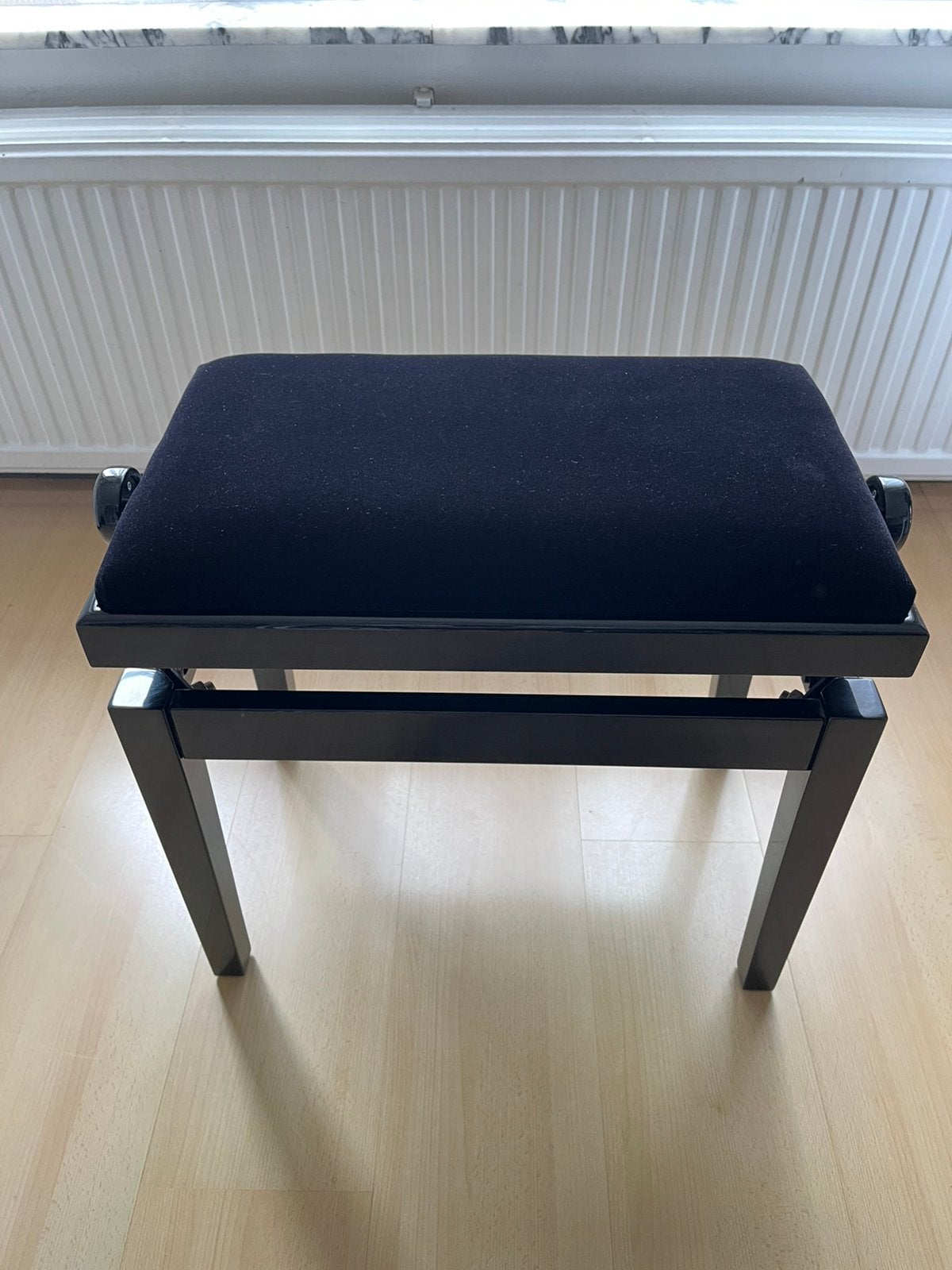 Chaise de piano laquée noire - état neuf, Musique & Instruments, Pianos, Brillant, Comme neuf, Enlèvement, Piano