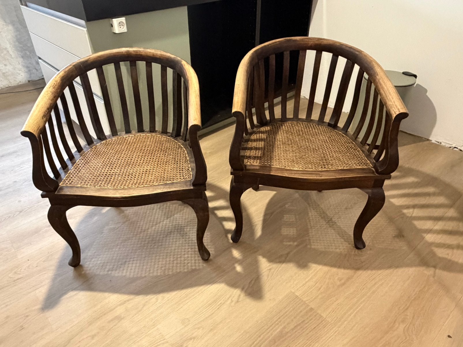 Twee antieke indonesische stoelen, Antiek en Kunst, Ophalen