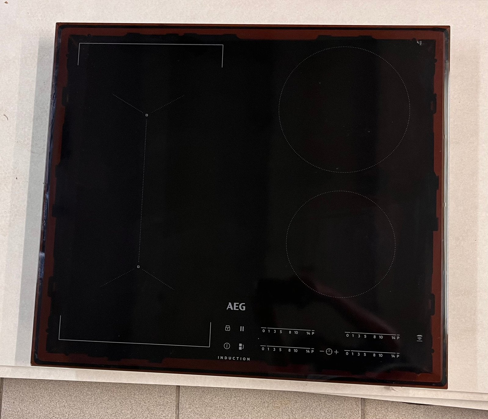 Taque de cuisson induction AEG (fév 2025), Electroménager, Tables de cuisson, Comme neuf, Encastré, 4 zones de cuisson, Enlèvement