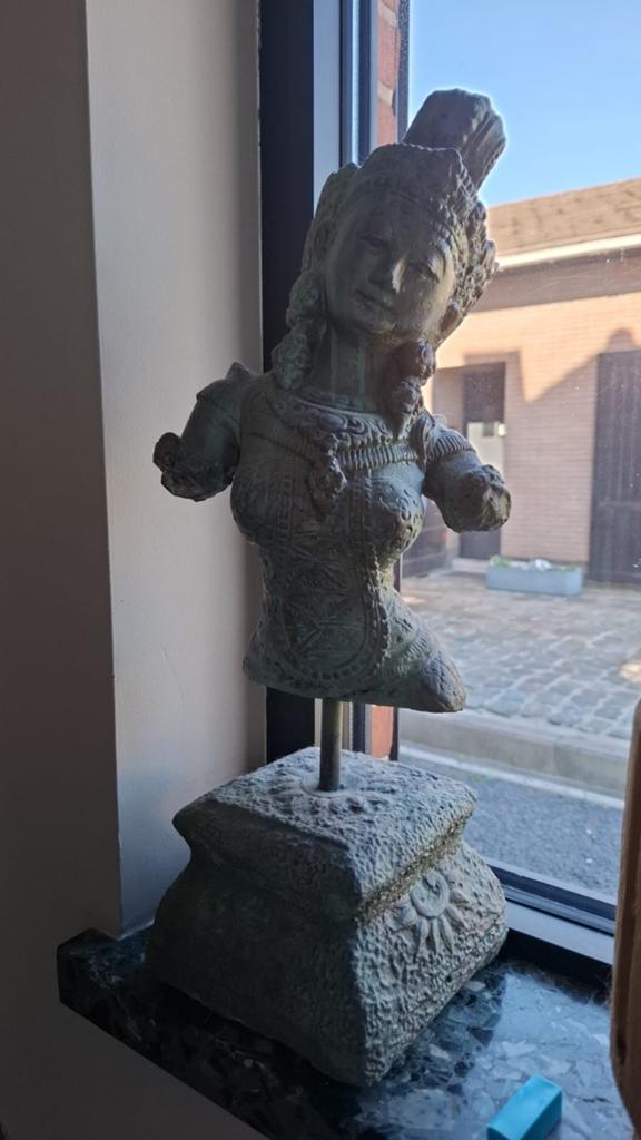 Buddha beeld, Ophalen