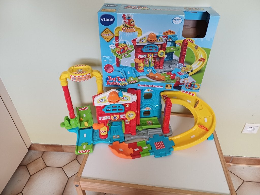 Vtech Toet Toet brandweerkazerne, Ophalen, Gebruikt, 6 maanden tot 2 jaar