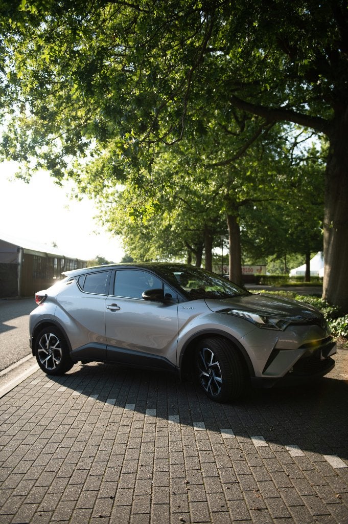 Te koop: Toyota C-HR 1.8 Hybrid Premium (2017), Autos, Toyota, Cuir, Argent ou Gris, Achat, Euro 6