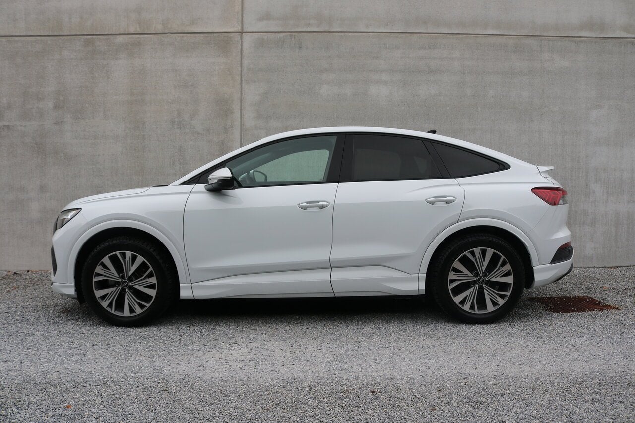 Audi Q4  E-tron 40 APP PSENS+ CAM, 0 kg, Wit, 5 zetels, SUV of Terreinwagen